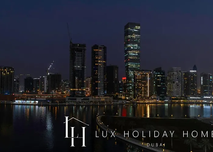 Lux The Bays Edge Canal View Suite